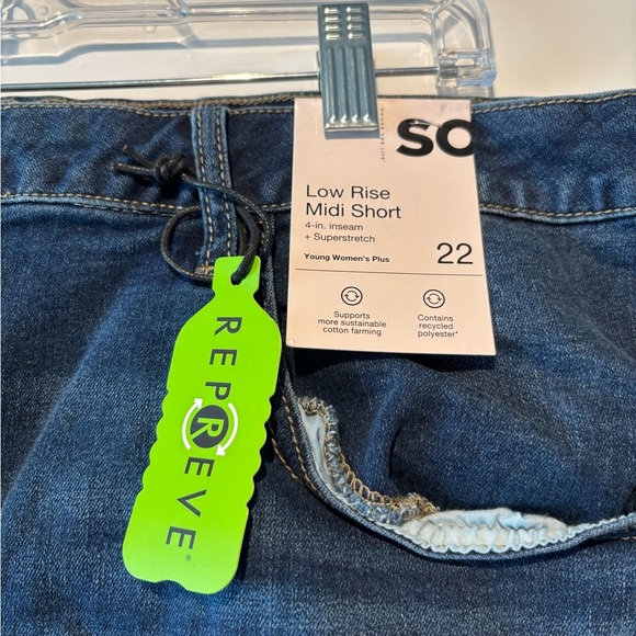 SO Low Rise Midi Denim Shorts Women’s Plus Size 22W Blue Cuffed Hem Superstretch - Picture 3 of 7